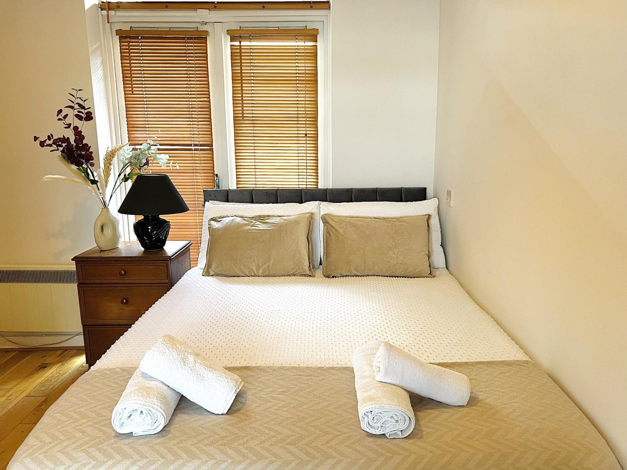 Cosy River View Flat At Temple Bar 더블린 외부 사진